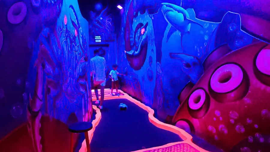 blacklight minigolf mallorca