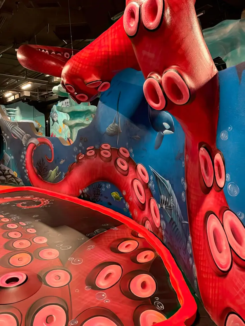 BLACK LIGHT MINIGOLF DESIGN