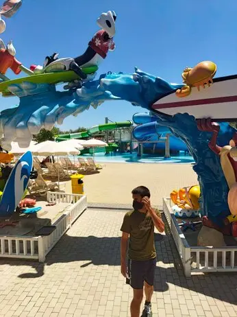 creative sculpture concepts for themed spaces 