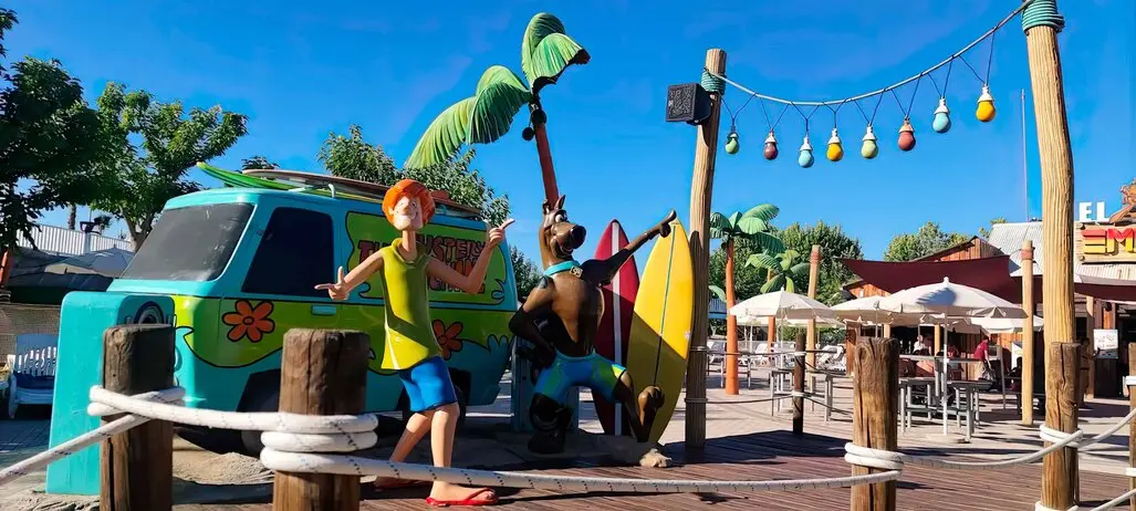 artistic sculpture design for theme parks  <br />