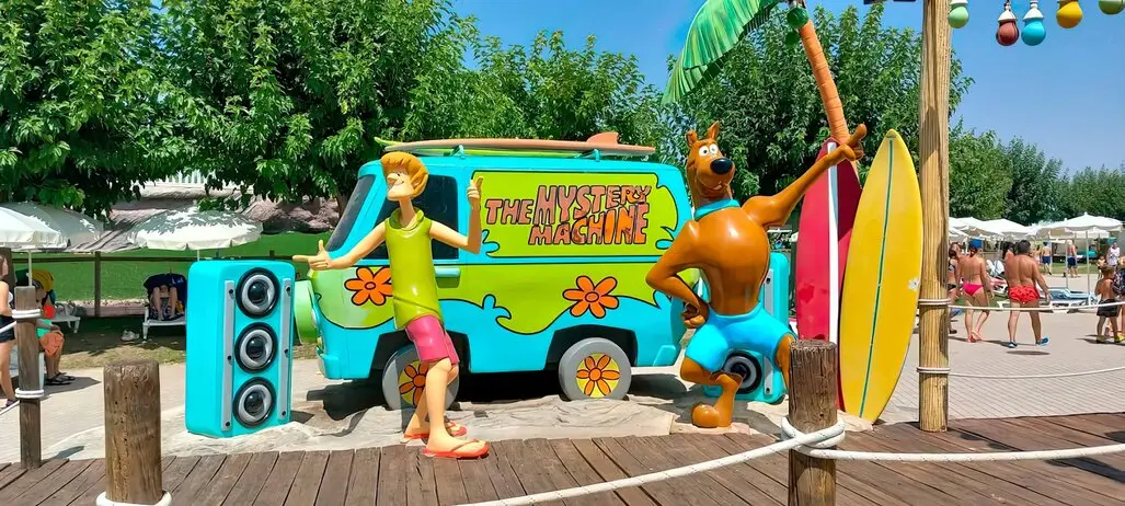 themed figure design and build  <br />