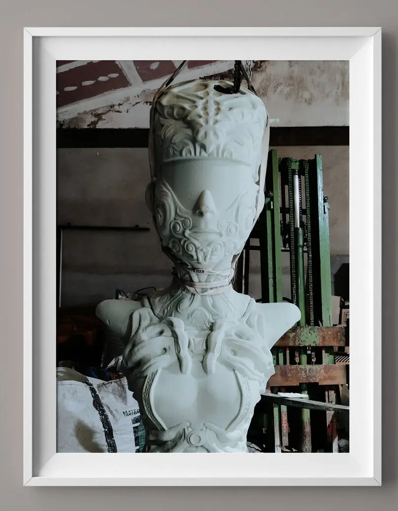 creative sculpture construction themed statue production