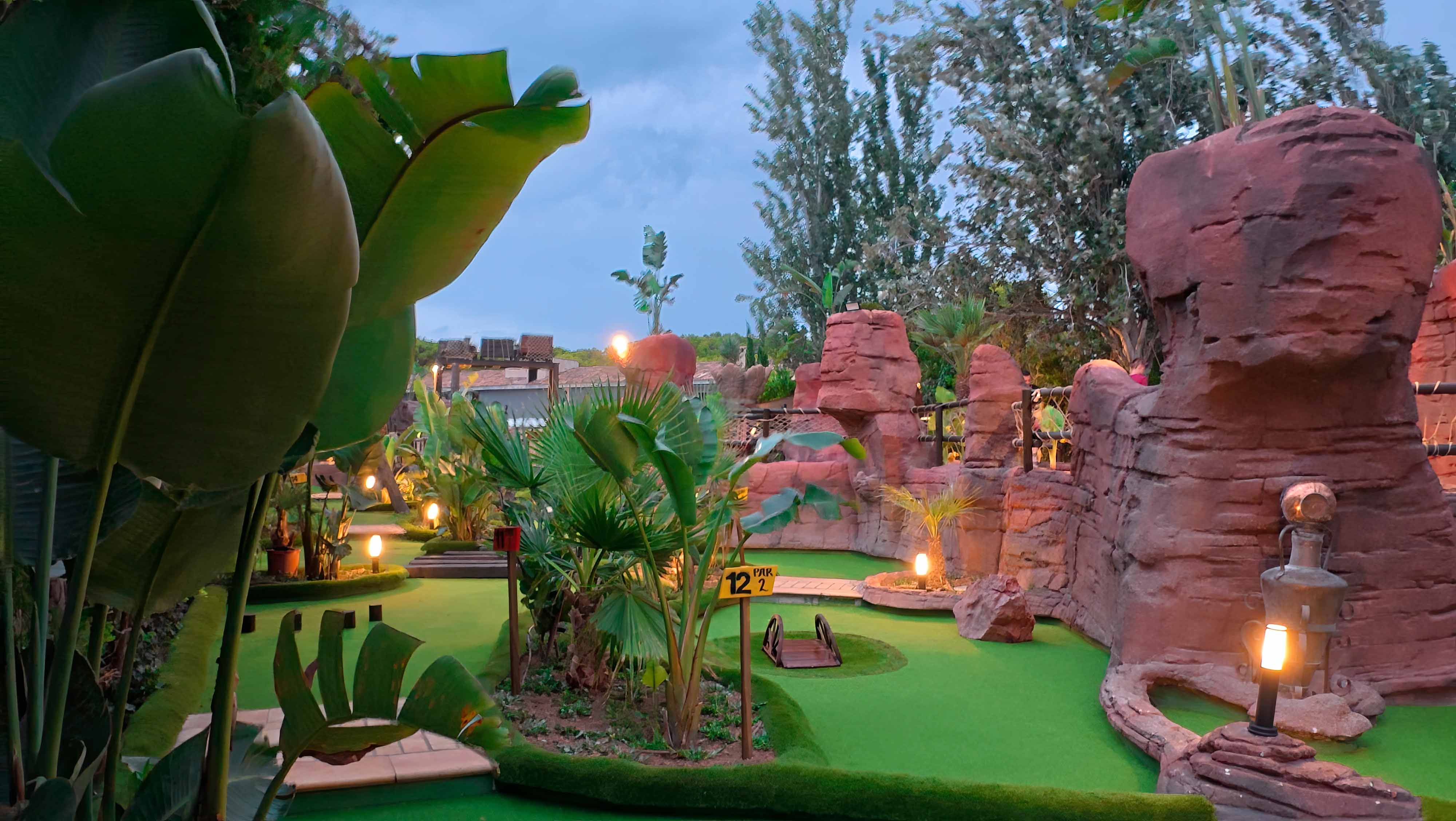 lost island minigolf mallorca david theming works design and construction