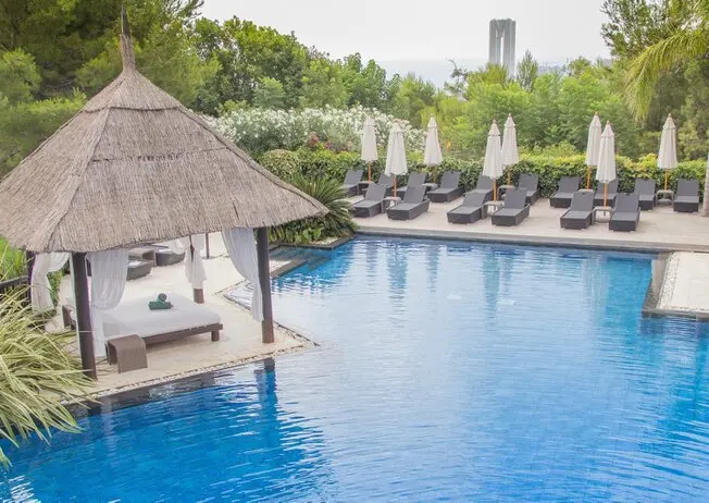 custom pool theming Barceló Asia Gardens  <br />