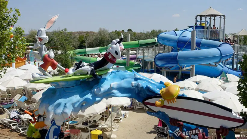 Warner Bros licensed theming design  <br />