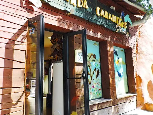 Warner Park Spain thematic construction  