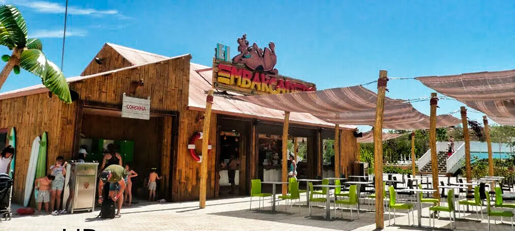 themed set construction for amusement parks  <br />