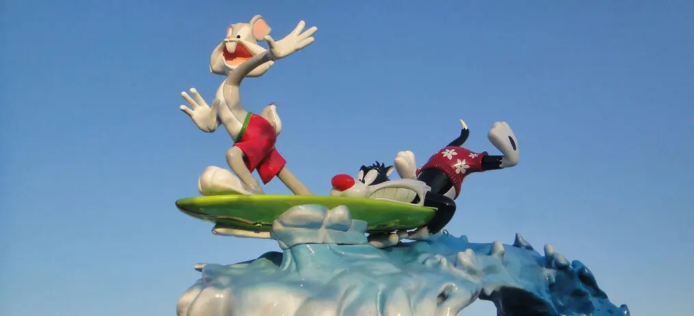 cartoon and movie theming Parque Warner  <br />