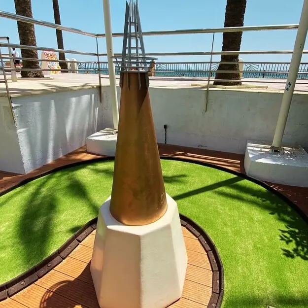 small themed mini golf design  