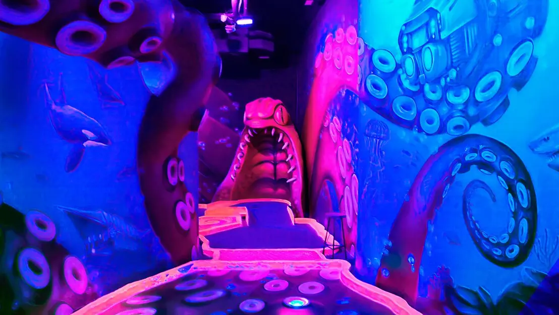blacklight adventure golf design  