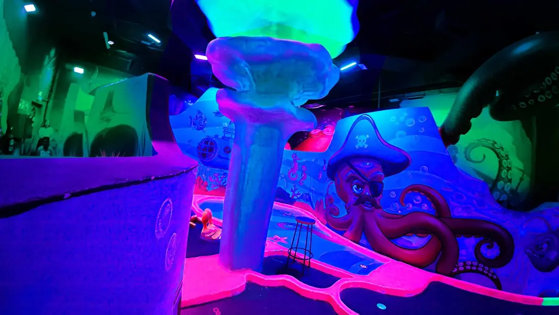 glow-themed mini golf for malls  
