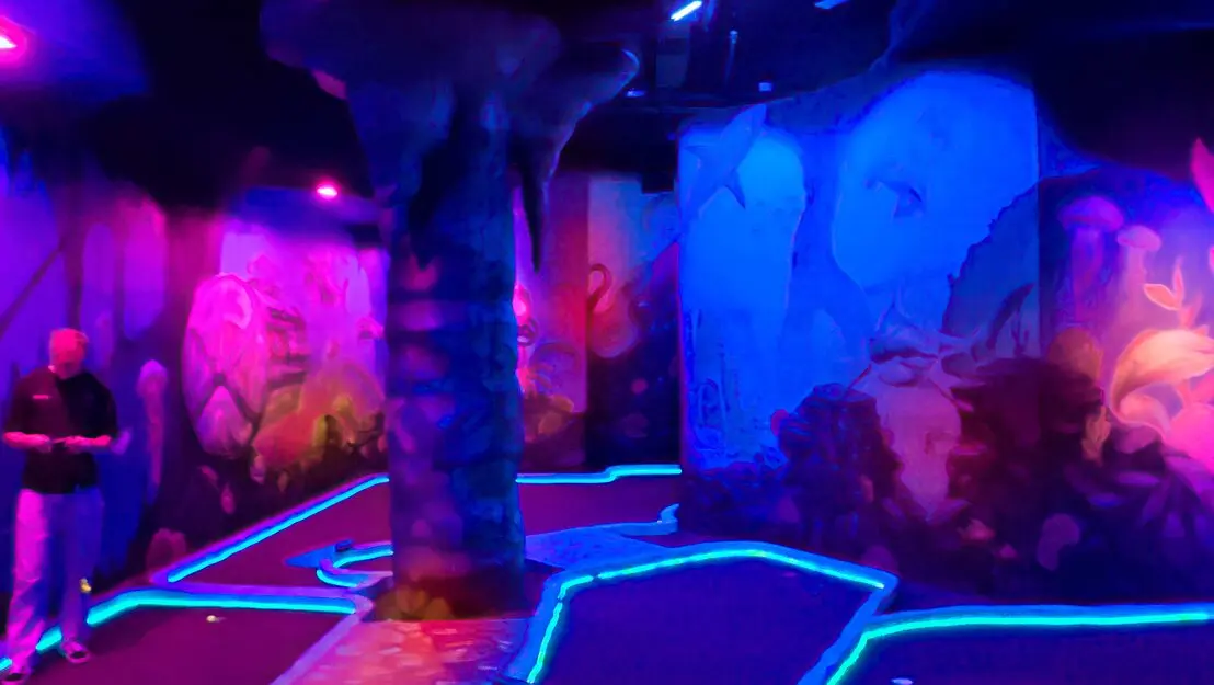 fluorescent mini golf design  