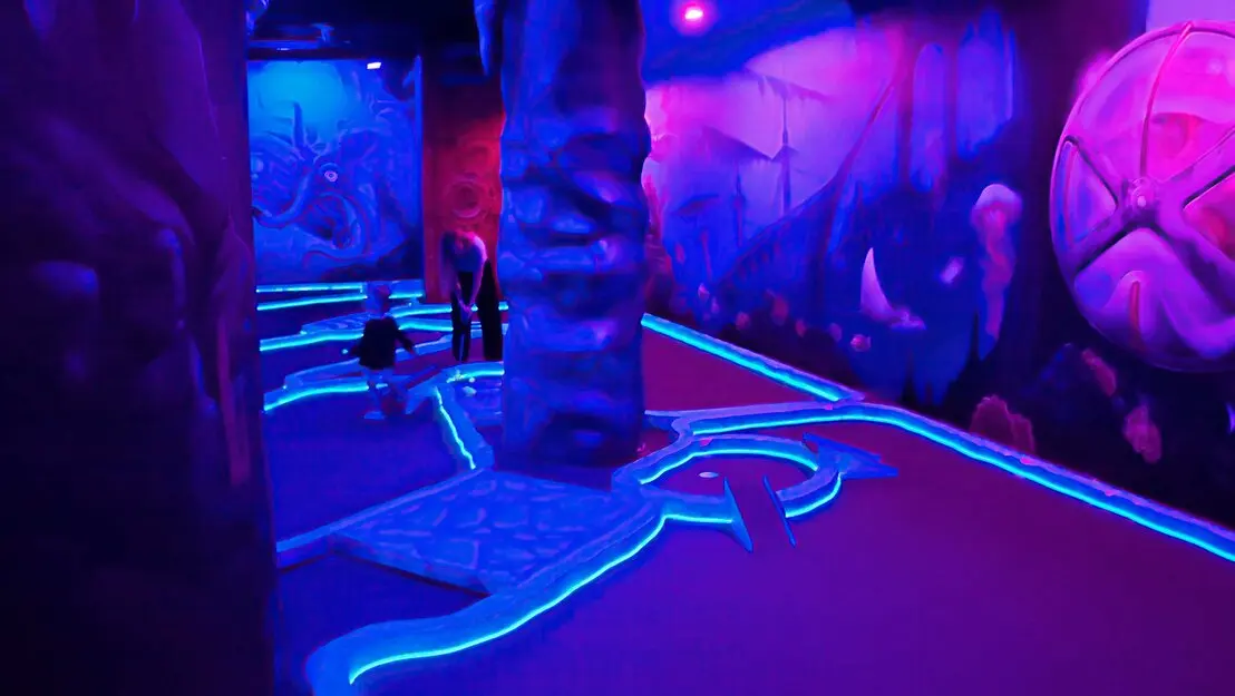 professional mini golf contractors  