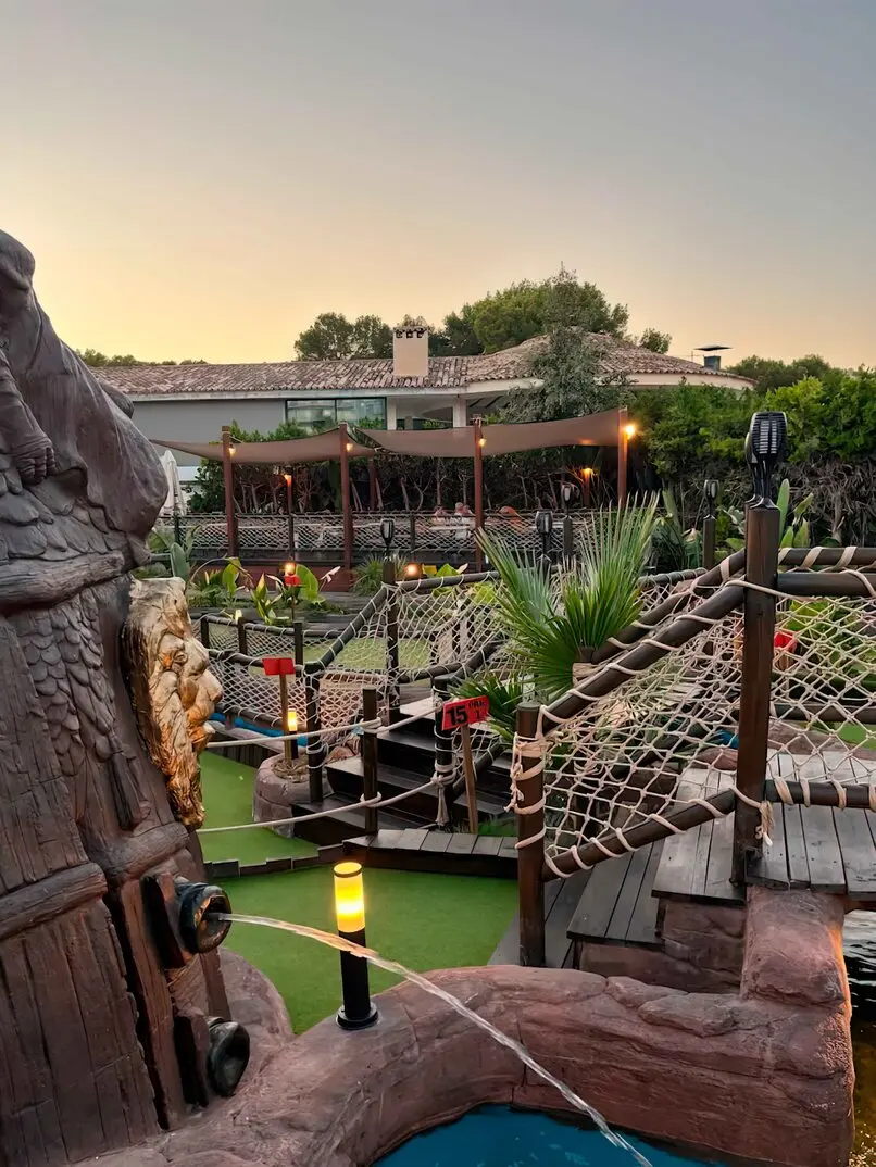 mini golf construction themed mini golf