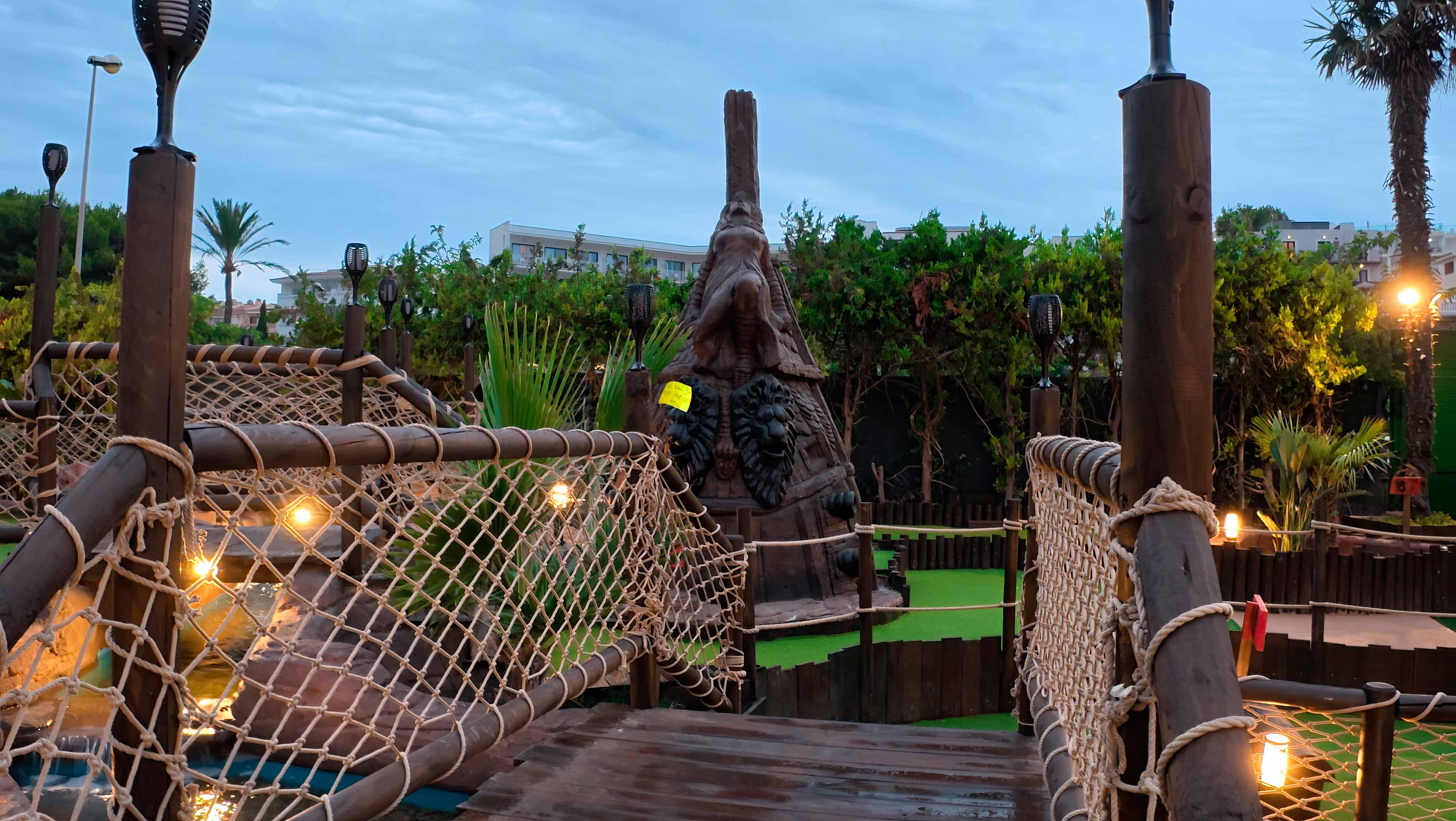 campos de minigolf temáticos diseño de campos de minigolf temáticos para centros de ocio