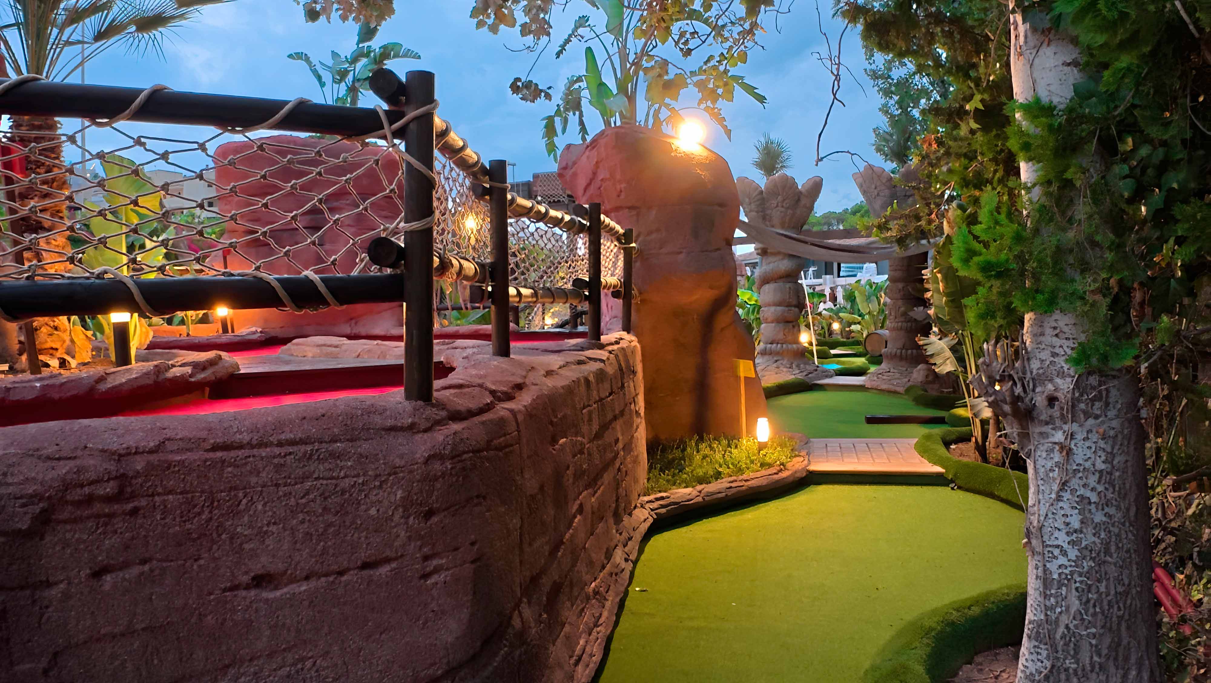 contratar empresa de diseño de minigolf temático diseño de parques de minigolf