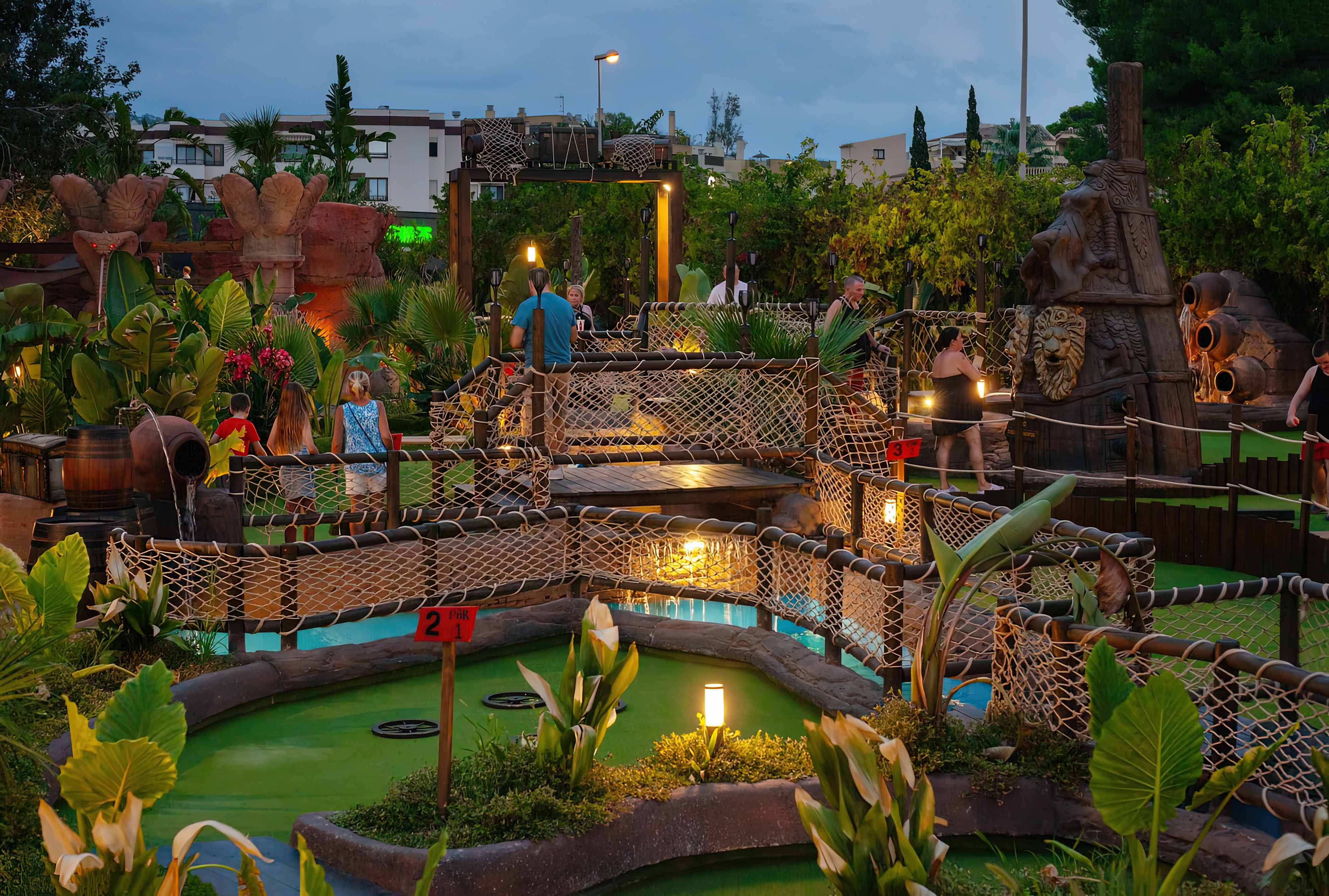 diseño de minigolf de aventura para parques al aire libre empresas que fabrican minigolf