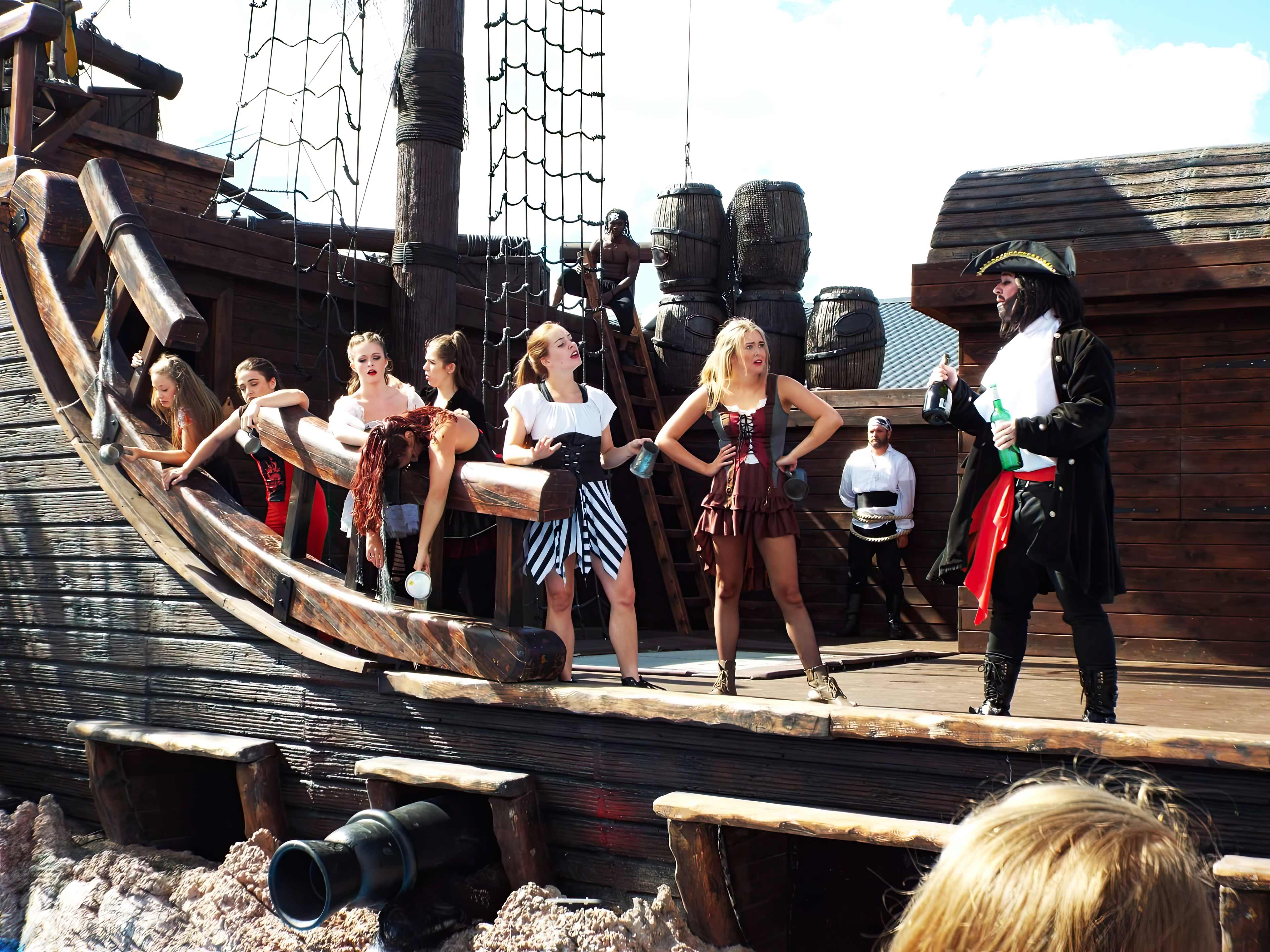 diseño de escenarios musicales temáticos construcción de escenarios para conciertos