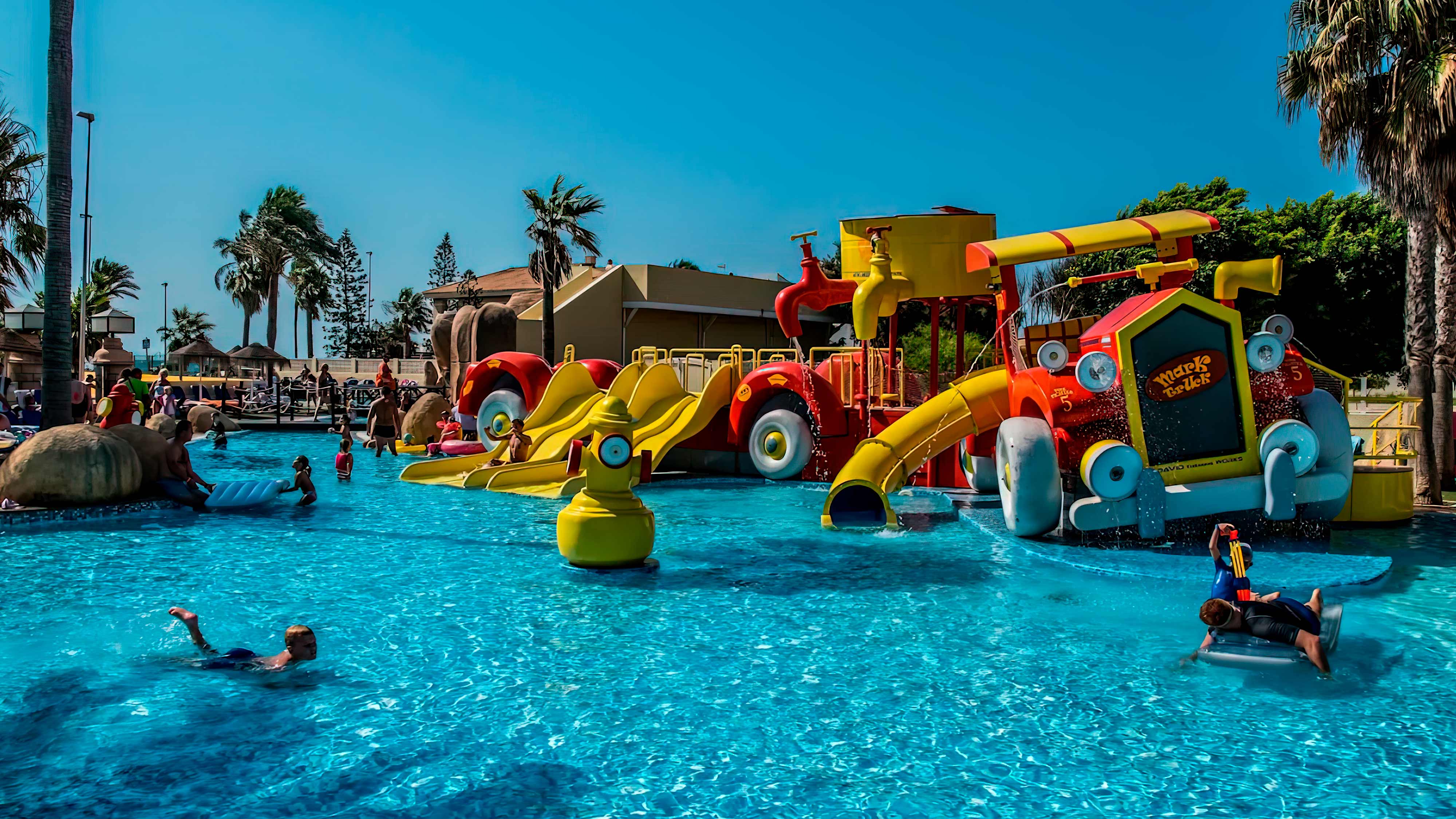 diseño de estructuras acuáticas para niños juegos de agua personalizados para piscinas de hotel