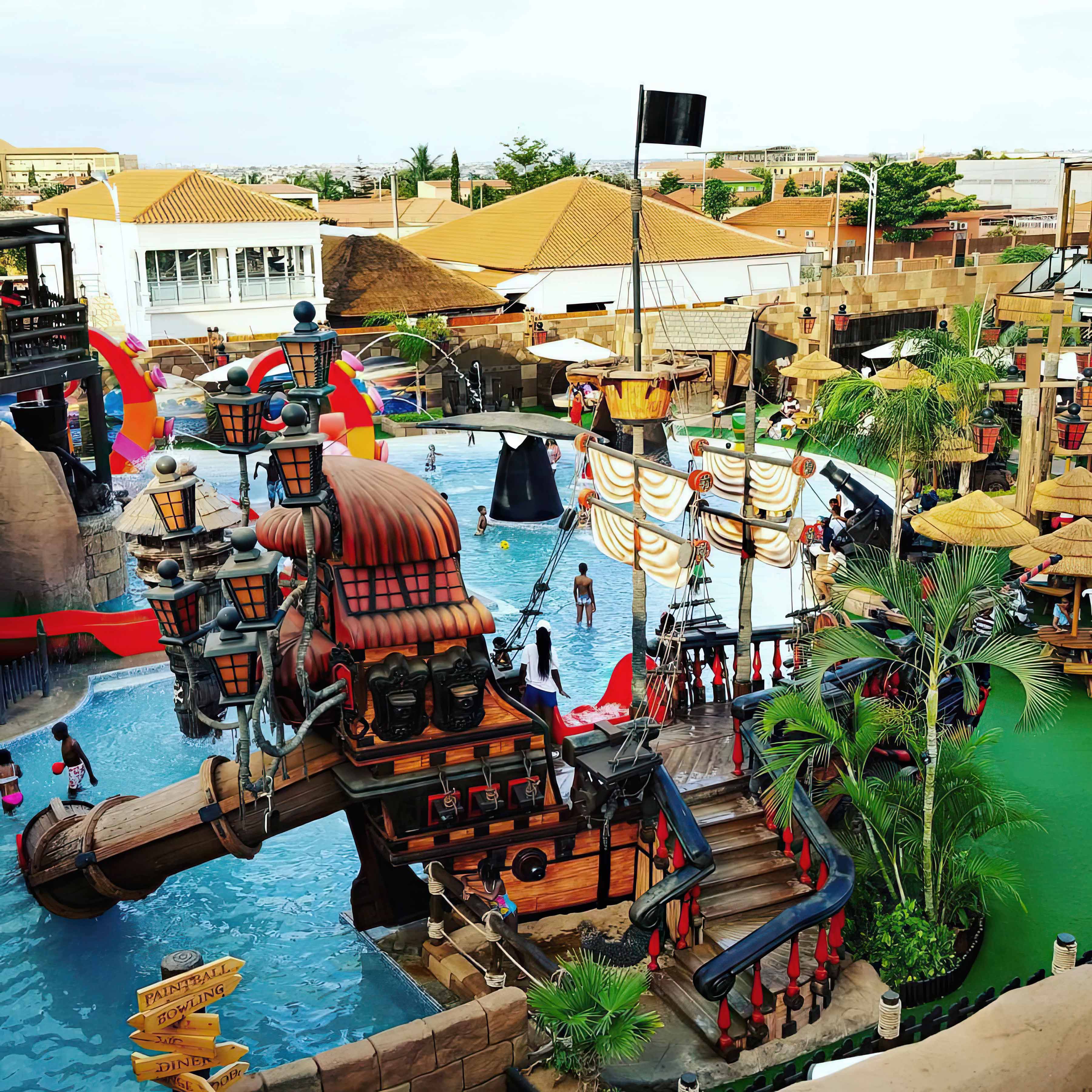 decoración de piscina estilo aventura pirata presupuesto barco pirata para parque acuático